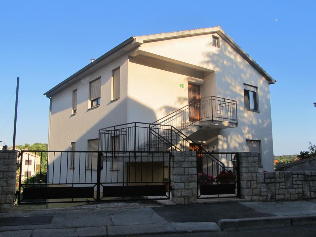 Apartment Razum Pula Buitenkant foto