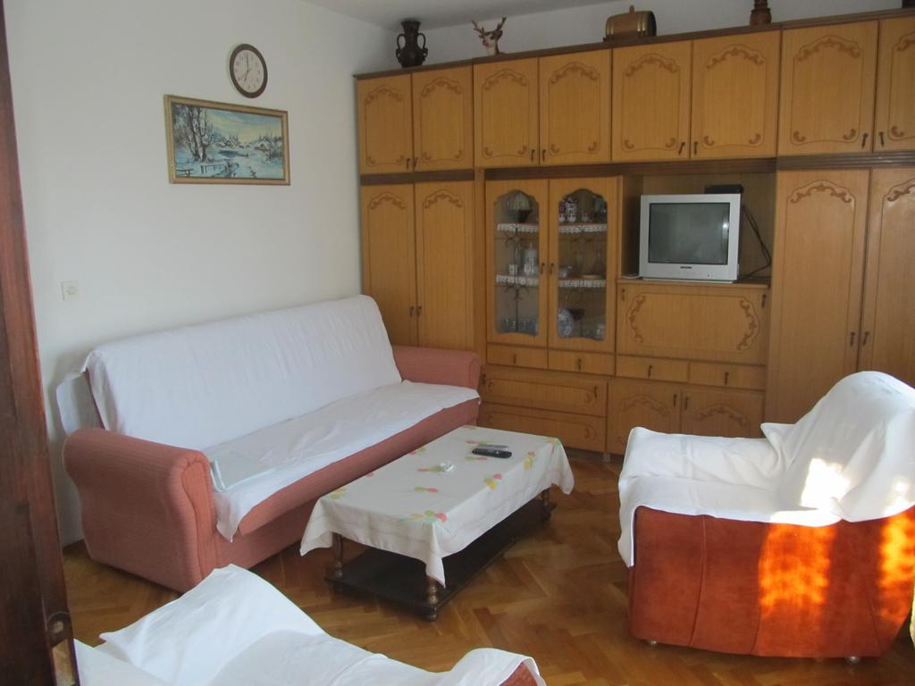 Apartment Razum Pula Buitenkant foto